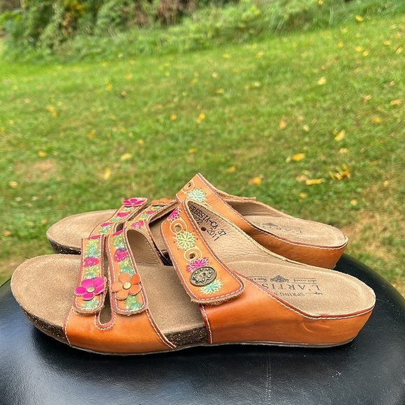 L’Artiste spring step sandals, velcro straps, open toe, brown, flower, size 6.5 - Picture 9 of 9